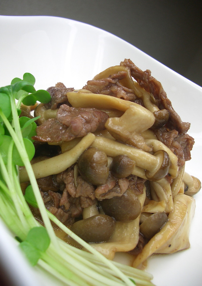 梨が決め手!? 牛肉とキノコたっぷり炒め-レシピのメイン写真