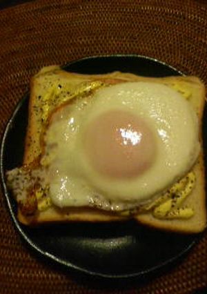 ﾊﾑﾁｰｽﾞ目玉焼きﾄｰｽﾄ！-レシピのメイン写真