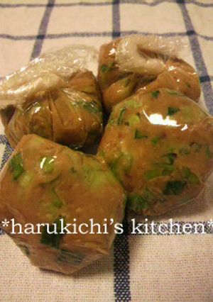 お湯を注ぐだけでお味噌汁*みそ玉-レシピのメイン写真