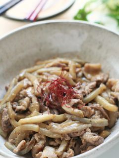 あけびと豚肉の味噌炒め-レシピのメイン写真