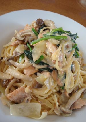 秋鮭としめじの豆乳クリームパスタ-レシピのメイン写真