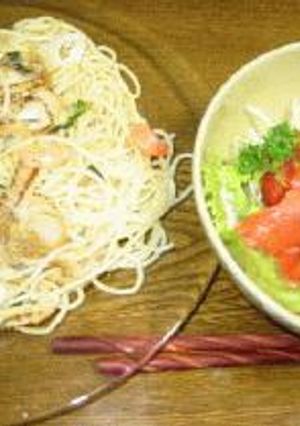 海鮮パスタ　と　サーモンサラダ-レシピのメイン写真