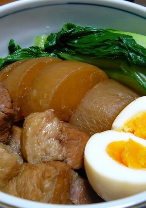 スープで煮込んだ大根と豚の角煮-レシピのメイン写真