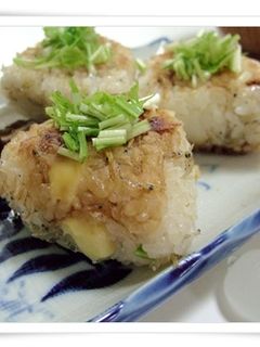 アーモンドチーズじゃこ炒めおにぎり-レシピのメイン写真