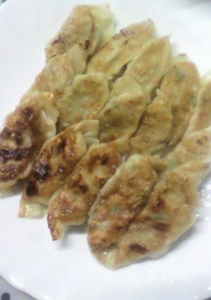 アツアツで食べてね！ジューシー餃子♡-レシピのメイン写真
