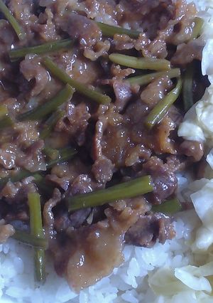 土鍋炊きでカフェ丼V5〜アンガス牛ニンニクの芽2-レシピのメイン写真