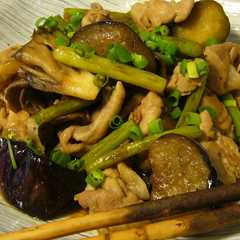 รูปของ 秋味♪豚肉となすと舞茸の炒め物