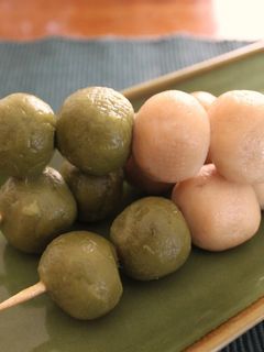 簡単ふわふわ☆餡入り抹茶&きなこ団子-レシピのメイン写真