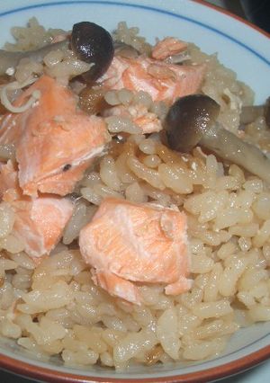 秋の定番★鮭ときのこの炊き込みご飯♪-レシピのメイン写真