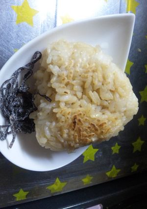 崩れにくいよ。簡単焼きおにぎり-レシピのメイン写真