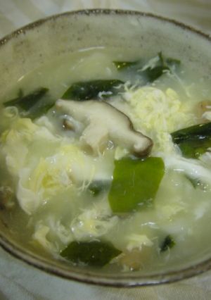トック（韓国餅）入りわかめスープ-レシピのメイン写真