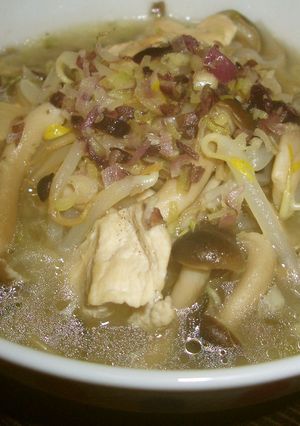 秋だ！きのこだ！しめじと鶏肉のフォー-レシピのメイン写真