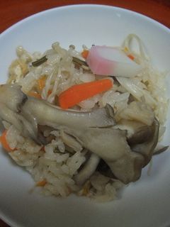 旨みぎっしり!きのこたっぷり炊き込みご飯-レシピのメイン写真