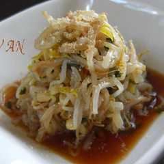 A picture of もやしのにら醤油和え.