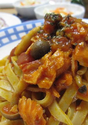 ～秋味！サーモンとしめじのトマトパスタ～-レシピのメイン写真