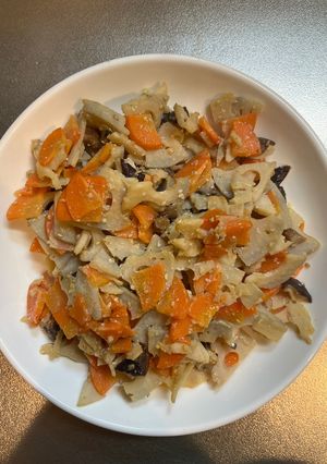 れんこんとにんじんの塩麹炒め-レシピのメイン写真