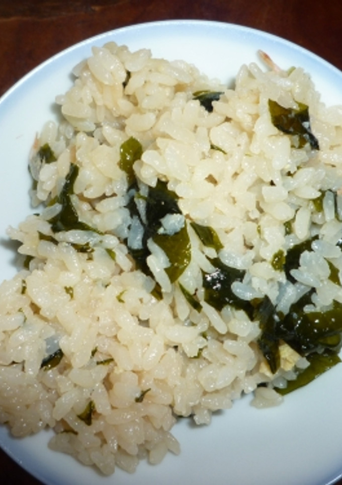 簡単ワカメ桜エビ油揚げ炊き込み御飯-レシピのメイン写真