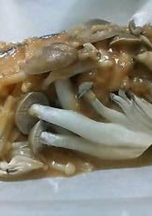キノコと秋鮭の紙包み焼き-レシピのメイン写真