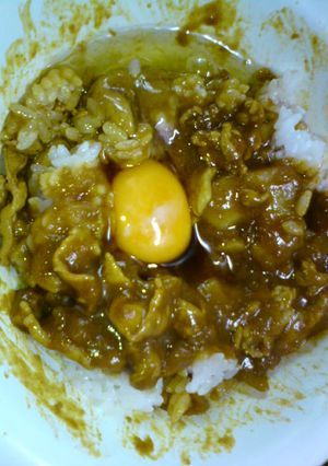 普通のカレーに飽きたら…卵かけご飯♪-レシピのメイン写真
