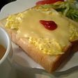 簡単♪ふわふわたまごのチーズトースト☆