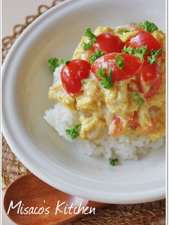 簡単!オリーブオイルで卵トマト丼♪-レシピのメイン写真