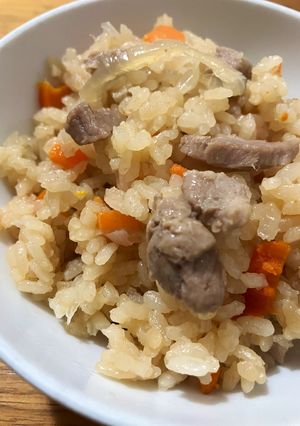 USA在住#豚肉と人参と玉葱の炊込ご飯-レシピのメイン写真