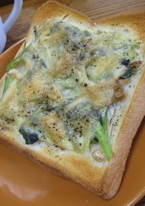 朝☆小松菜きのこのコンソメチーズトースト-レシピのメイン写真