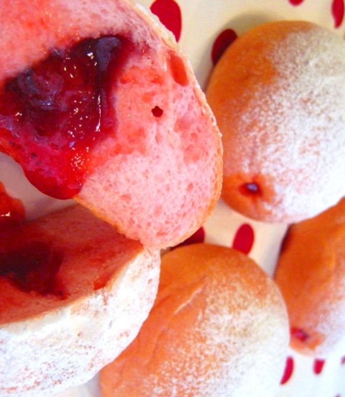 ダブルでいちごミルクパン♪ジャムパン by ぷーこさん 【クックパッド