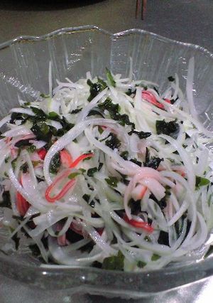 簡単　たまねぎとわかめの酢の物-レシピのメイン写真