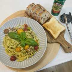 A picture of あみ海老と帆立と鰯油漬けとバジルのパスタ.