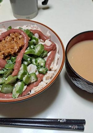 ねばとろ梅ササミ丼-レシピのメイン写真