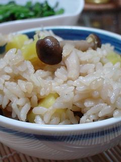 さつまいもときのこの秋の炊き込みご飯-レシピのメイン写真