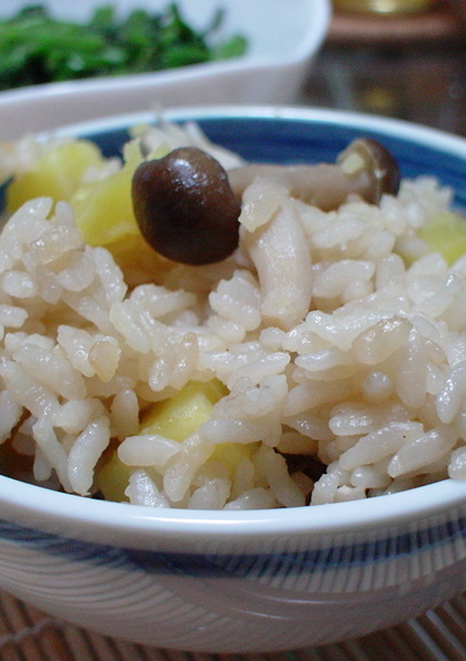 さつまいもときのこの秋の炊き込みご飯-レシピのメイン写真