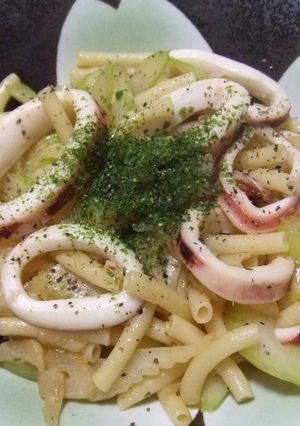 イカとセロリのニンニク塩パスタ-レシピのメイン写真