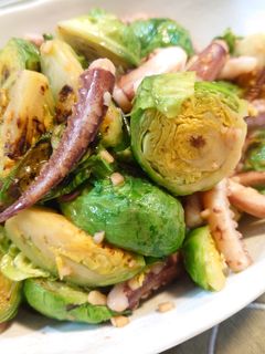 芽キャベツとイカのガリバタ醤油炒め-レシピのメイン写真