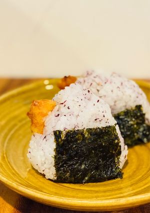 紫と海老の彩りおにぎり-レシピのメイン写真