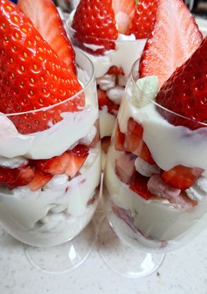 いちごとあられのひな祭りパフェ-レシピのメイン写真