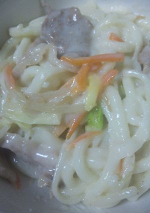 クリームシチューで焼きうどん♪-レシピのメイン写真