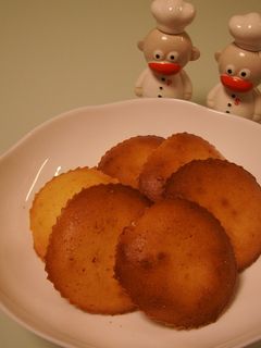 ホットケーキミックスで簡単マドレーヌ♪-レシピのメイン写真