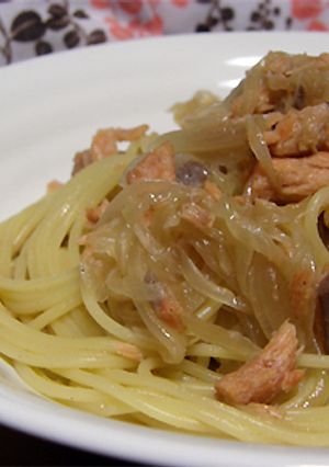 給料日前✿タマネギと焼き鮭のスパゲッティ-レシピのメイン写真