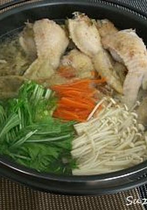 昆布茶で鶏手羽先のコラーゲン鍋-レシピのメイン写真
