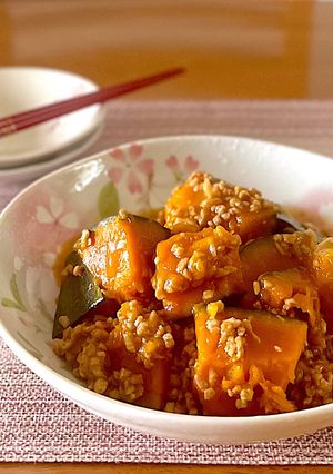 ご飯がすすむ♪かぼちゃのにんにくそぼろ煮-レシピのメイン写真