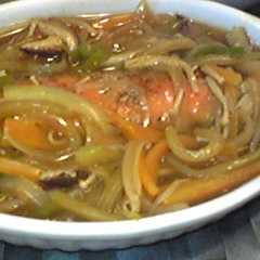 A picture of 鮭の野菜たっぷりあんかけ.