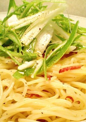 ネギ好きな人へ！　ネギとサラミのパスタ-レシピのメイン写真