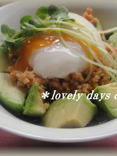 簡単!エスニック風★鶏そぼろ丼-レシピのメイン写真