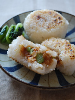 おやき風♪野沢菜焼きおにぎり-レシピのメイン写真
