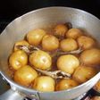 丸ごとじゃが芋の煮物
