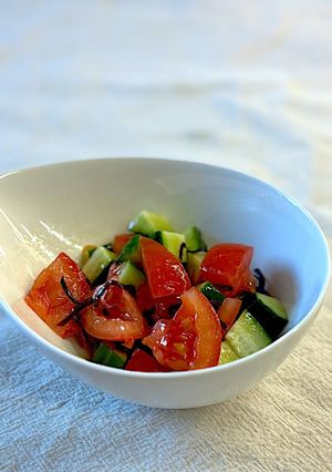 簡単すぎる！トマトと胡瓜の塩昆布サラダ-レシピのメイン写真