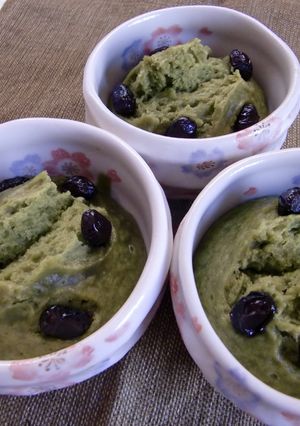 甘さ控えめ☆しぼり黒豆の抹茶蒸しパン☆-レシピのメイン写真