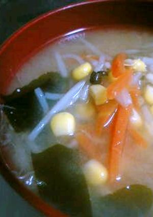 ちょっとお得な気分♪ラーメン風味お味噌汁-レシピのメイン写真